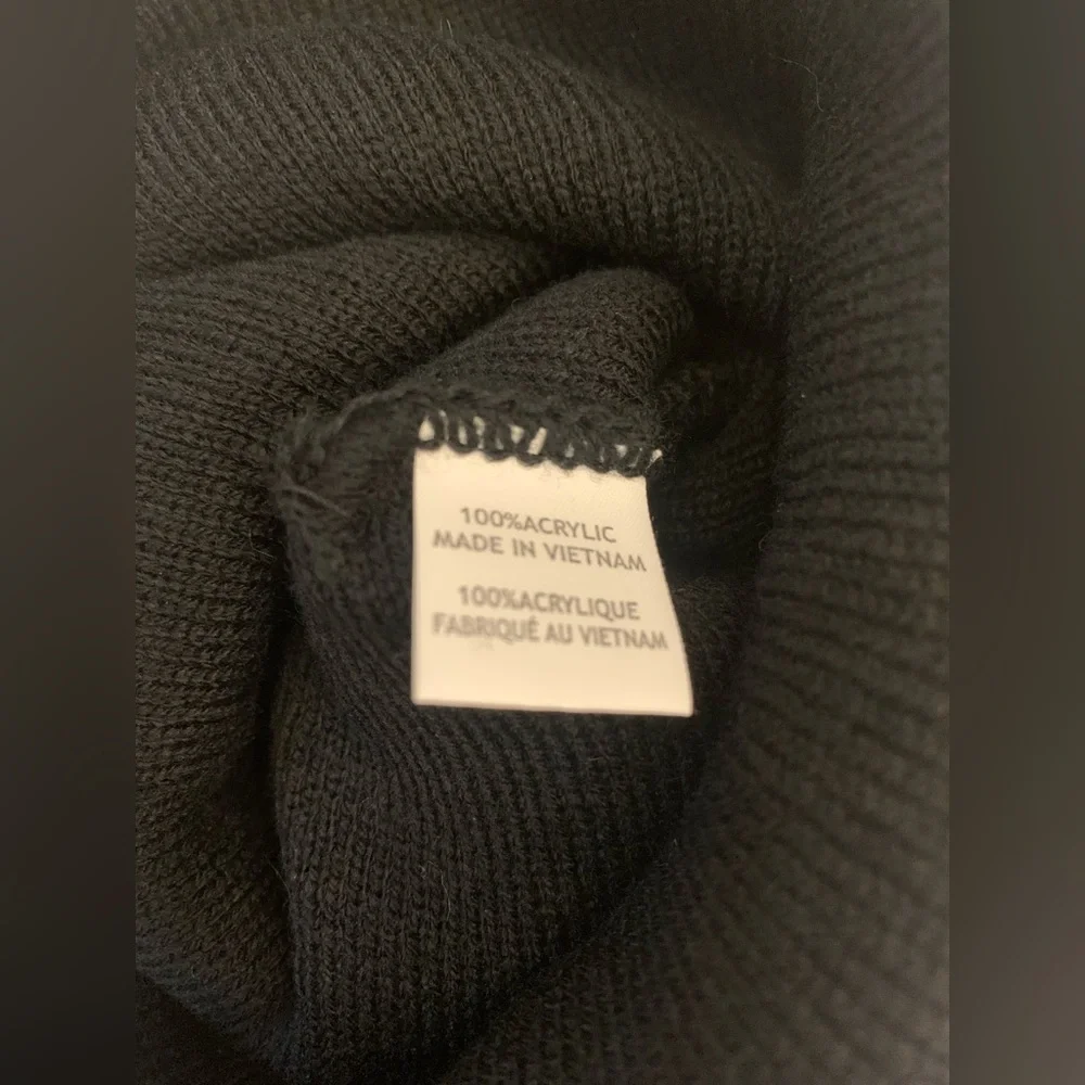 Black Beanie with bull logo, excellent condition (bin P)